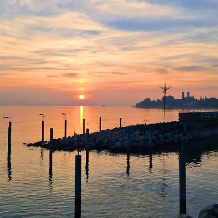 Melina 300 Meter Zum شقة *